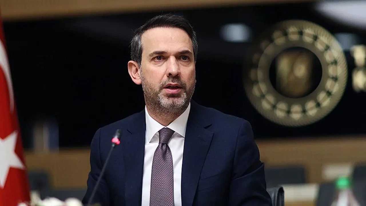 Bakan Bayraktar: "Güneşten aldığımız güçle elektrik üretiminde bir rekora imza attık"