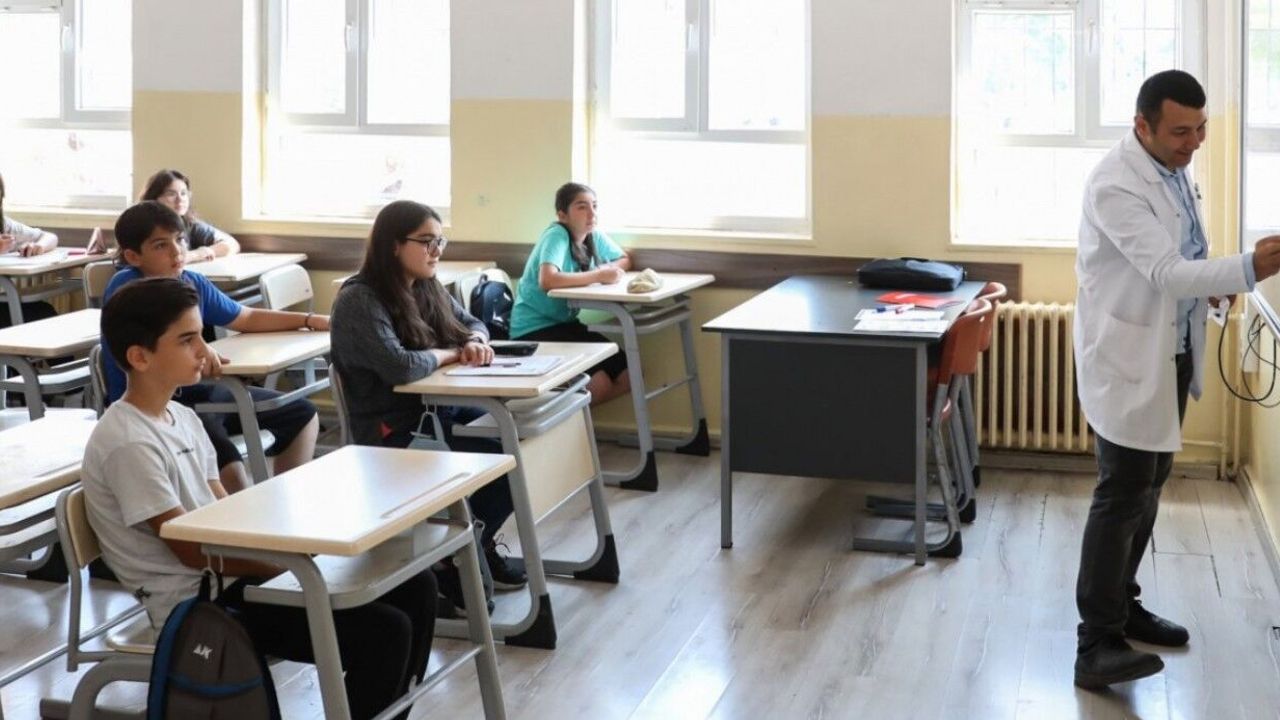 İstanbul’da okullarda mescit kararı