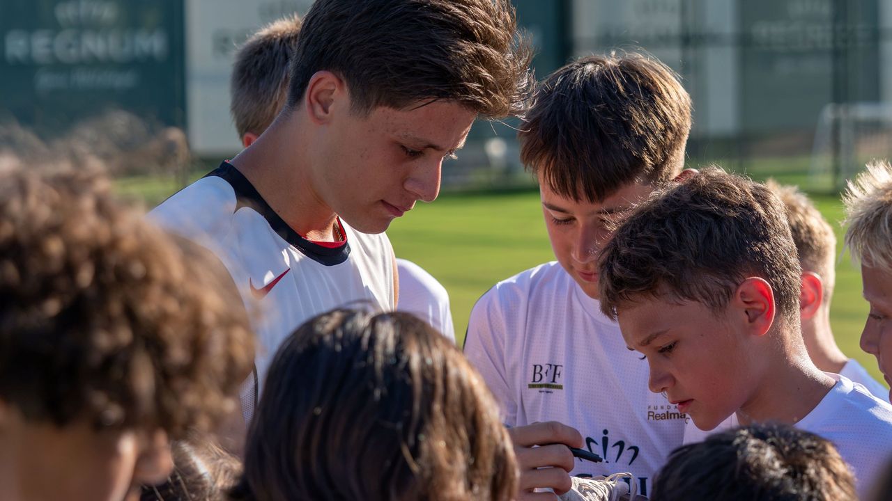 Milli Yıldız Arda Güler Real Madrid Foundation Football Clinic Antalya'da Genç Futbolcularla Bir Araya Geldi