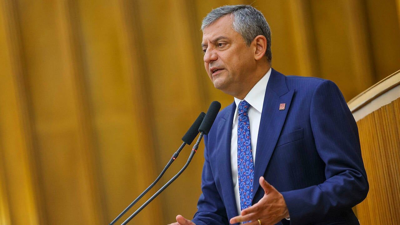 Özgür Özel, yeni partiyi duyurdu