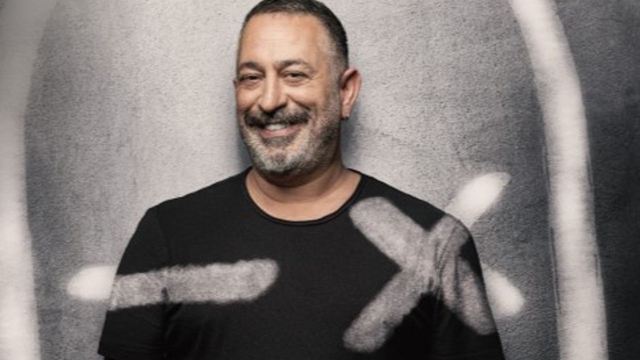 Cem Yılmaz sahnelere dönüyor!