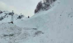 Artvin’in Macahel Geçidi’nde kar çilesi