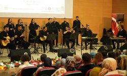 Bayburt’ta müzik öğretmenleri sahne performanslarıyla göz doldurdu