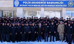 Vali Eldivan, polis adaylarıyla bir araya geldi