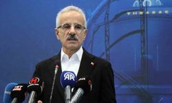 Bakan Uraloğlu, ilk yerli ve milli elektrikli tren setlerinin kaynağını yaptı