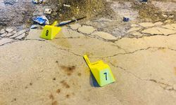 Düğün salonu önünde silahlı ve bıçaklı kavga: 3 yaralı