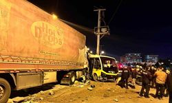 Mardin’de tır ile minibüsün çarpıştığı kazada 4 kişi yaralandı
