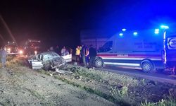 Ankara’da otomobil ile kamyon kafa kafaya çarpıştı: 1 ölü, 4 yaralı