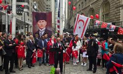 ABD’de Türk bayrağı göndere çekildi