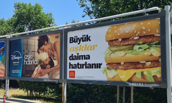 Disney+ ve McDonald’s Türkiye'den   Billboardlarda Yüz Gülümseten Aşk Hikayesi
