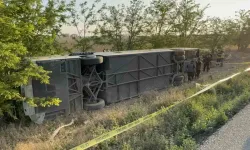 1 Ölü 23 Yaralı: Konya’da yolcu otobüsü devrildi