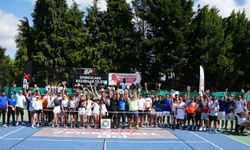 Türkiye’nin ilk Pickleball Ligi’nde kazananlar ödülleri aldı