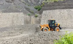 Artvin’de heyelan: Yol trafiğe kapandı