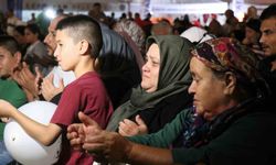 26 yıl geçti, acı hala taze: Depremde hayatını kaybedenler Sakarya’da anıldı