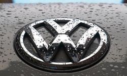Avrupa'da Otomotivin Lideri Değişmedi: Volkswagen Zirvede, Elektrikli Araçlar Yükselişte