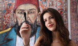 Elazığlı genç mühendis, halı üzerine portre çizimleriyle dünyaya açıldı