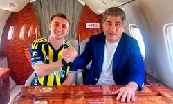 Kerem Aktürkoğlu Fenerbahçe Formasıyla İlk Pozunu Verdi: Transfer Resmen Başladı