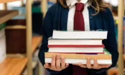 Özel Okullarda Kitap Ücretleri Eğitim Gündemini Sarsıyor: Veliler Bakanlıktan Müdahale Bekliyor