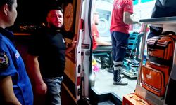 Sağlık ekibine "Pansuman yapın gönderin" dedi, gazeteciyle de imalı konuştu