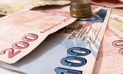 Sonu Gelmeyen Tartışma: Türk Lirası Aşırı Değerli mi, Yoksa Düşük Değerli mi?