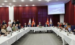 Ticaret Bakanı Ömer Bolat, gıda toptancıları ile bir araya geldi