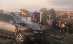 Bursa’da feci kaza: Eski belediye başkanı hayatını kaybetti, eşi ve 1 kişi yaralandı