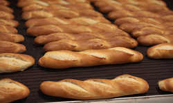 İBB HALK EKMEK’İN YENİ LEZZETİ BAGET EKMEK BÜFELERDE