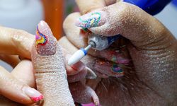 Uzmanından uyarı: "Kalıcı ojelerde kanser riski"