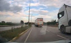 Bandırma’da tırın tehlikeli manevraları araç kamerasına yansıdı