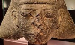 Hollanda, çalınan 3 bin 500 yıllık antik heykeli Mısır'a iade ediyor