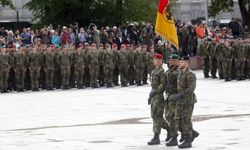 Almanya'da yeni yılda 18 yaşındaki gençlere askerlik formu gönderilecek