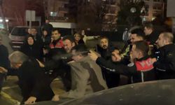 Cinayet davası sonrası adliye önü karıştı, polis müdahale etti: 4 yaralı, 12 gözaltı