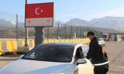 Günde yaklaşık 10 bin kişinin kullandığı Habur, Irak ile ticarette ana geçiş noktası olmayı sürdürüyor