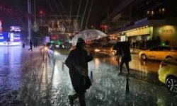 İstanbul’da fırtına ve yağmur