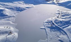 Yıldız Göleti tamamen dondu, ortaya kartpostallık görüntüler çıktı
