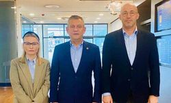 CHP Genel Başkanı Özel Ortaklar çöp şişini es geçmedi