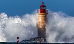 Nils Fırtınası, İspanya ve Portekiz'i kırmızı alarma geçirdi