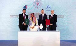 Türkiye ile Suudi Arabistan arasında 2 milyar dolarlık GES yatırımı için imzalar atıldı