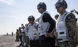 Witkoff’tan Umman Denizi’ndeki ABD uçak gemisine ziyaret