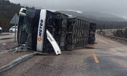 Konya’da yolcu otobüsü devrildi: 15 yaralı
