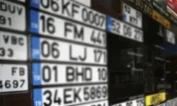 Küçükçekmece’de APP plaka kuyruğu: 140 bin lira ceza yememek için şoförler odası önünde yoğunluk oluştu