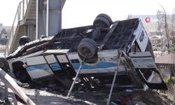 Ankara’da özel halk otobüsü köprü direğine çarptı: 5 ölü, 15 yaralı