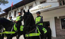 Atlı Polis ekiplerine Kızılcahamam’da yoğun ilgi