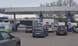 Belçika'da ABD-İran gerilimi nedeniyle akaryakıta yeni zam: İstasyonlarda kuyruk oluştu