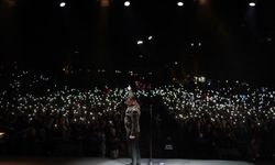 Bilecik Cumhuriyet Meydanı’nda Ekin Uzunlar konseri