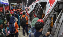 Endonezya'da tren kazası: 14 ölü, 84 yaralı