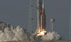 İnsanlık 54 yıl sonra yeniden Ay yolunda: Artemis II görevi başladı