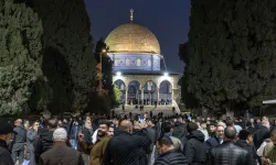 İsrail'in kapattığı Mescid-i Aksa, 41 gün sonra yeniden ibadete açıldı