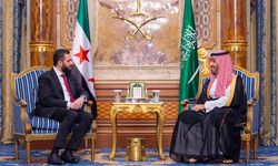 Suriye Devlet Başkanı eş-Şara, Suudi Arabistan Veliaht Prensi Selman ile görüştü