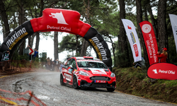 Team Petrol Ofisi pilotu Kerem Kazaz sezona podyumla başladı